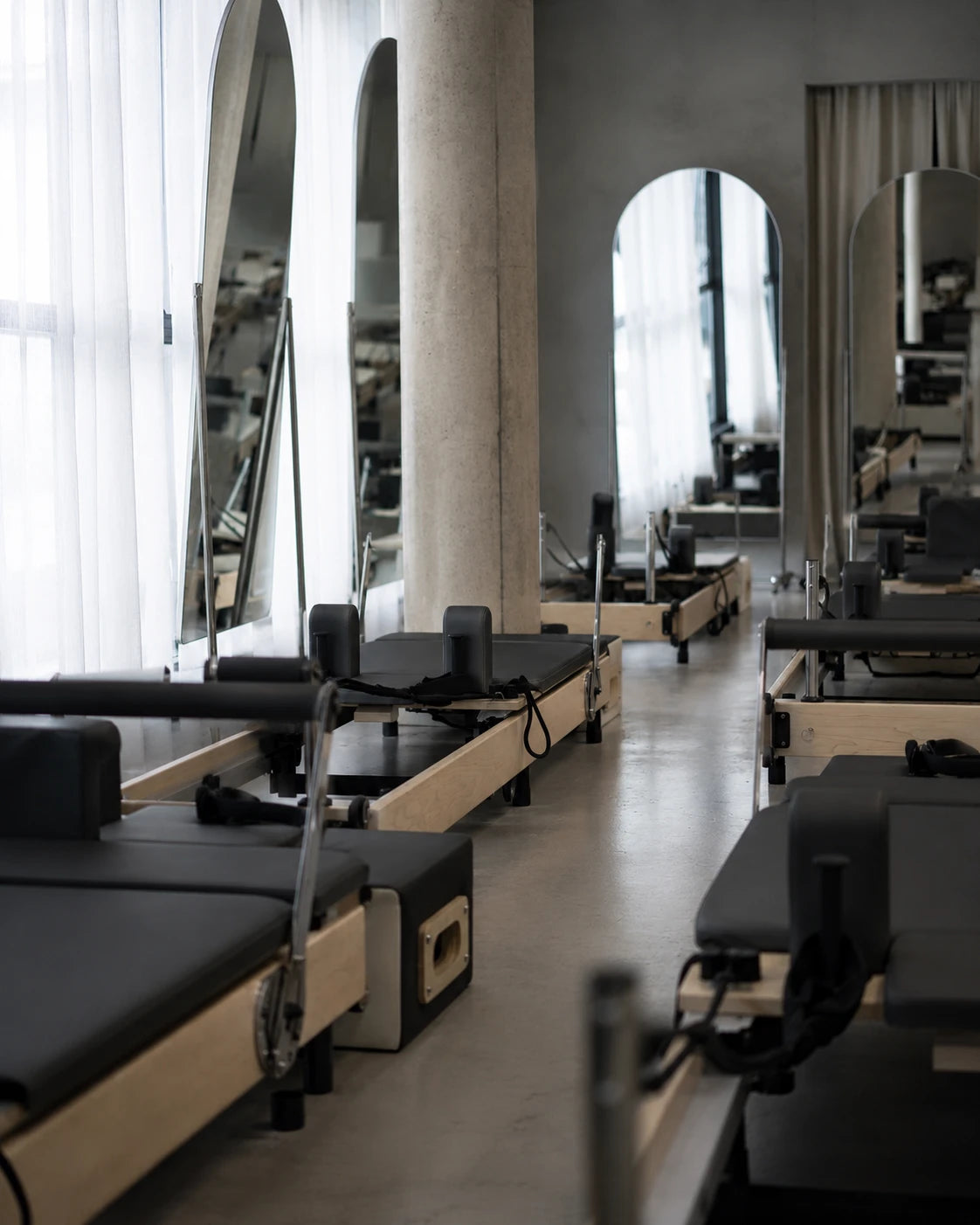 Studio Pilates professionale con diversi Reformer pieghevoli MOKO